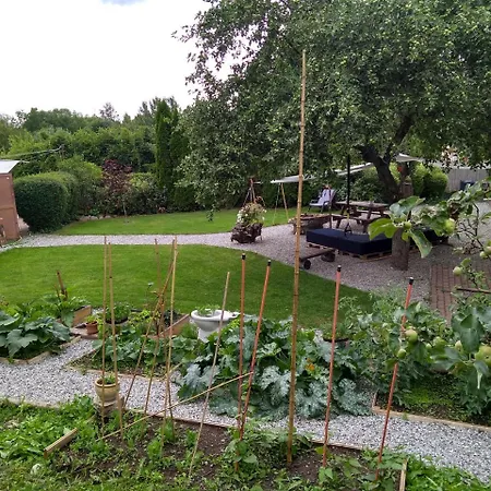 Brezko Garden House Homestay *