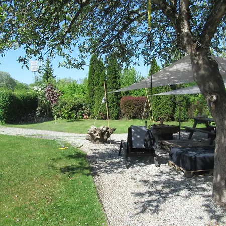 Brezko Garden House Homestay *