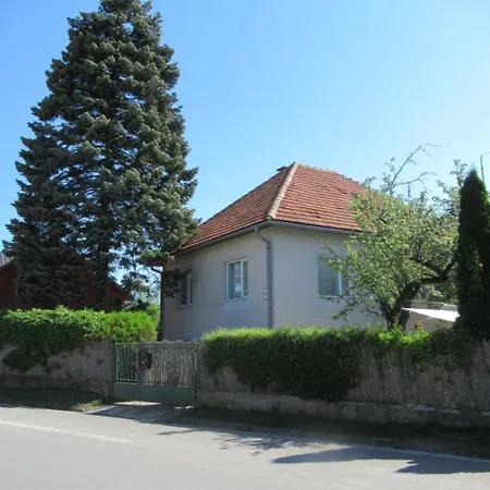 Brezko Garden House *